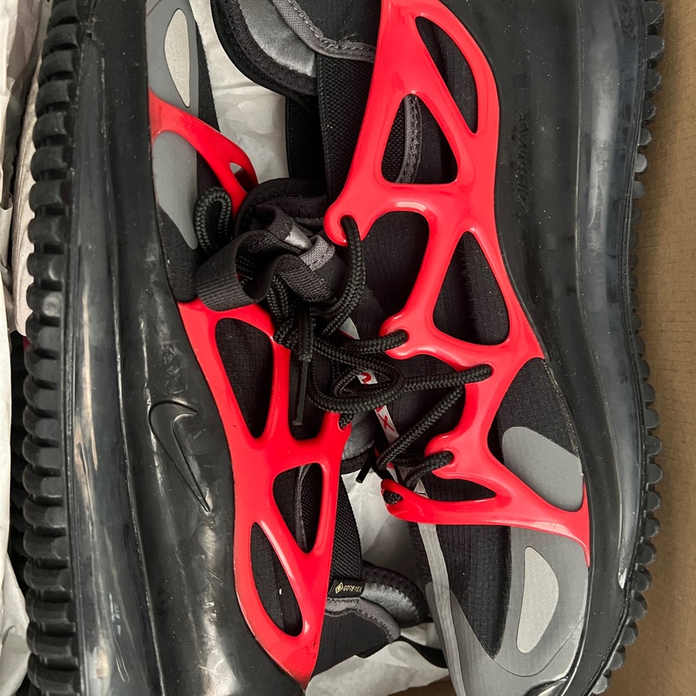Nike Athletic Shoes Black and Red